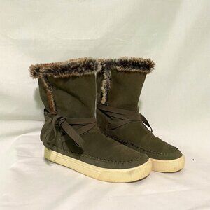 Toms Women’s Olive Green Leather Faux Fur Lined Boots Size 7